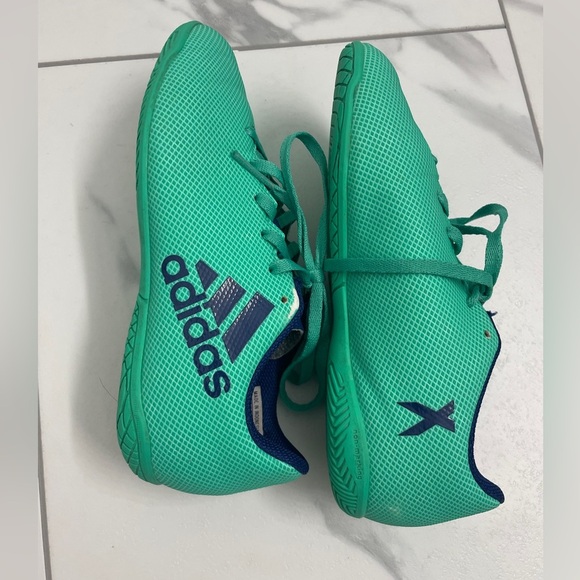 Adidas Teal and Navy Indoor Football Shoes Size 2 Youth Unisex - Picture 6 of 9